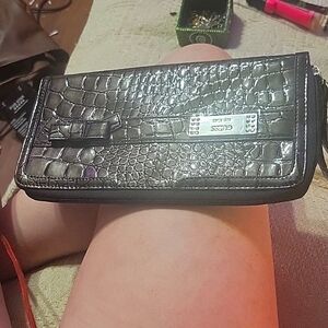 Guess weistlet